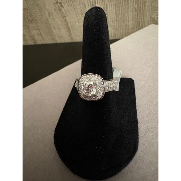 NWT Sz.6 - Womens 1.75ct Moissanite Ring, Stamped 925 Silver - Picture 2 of 8